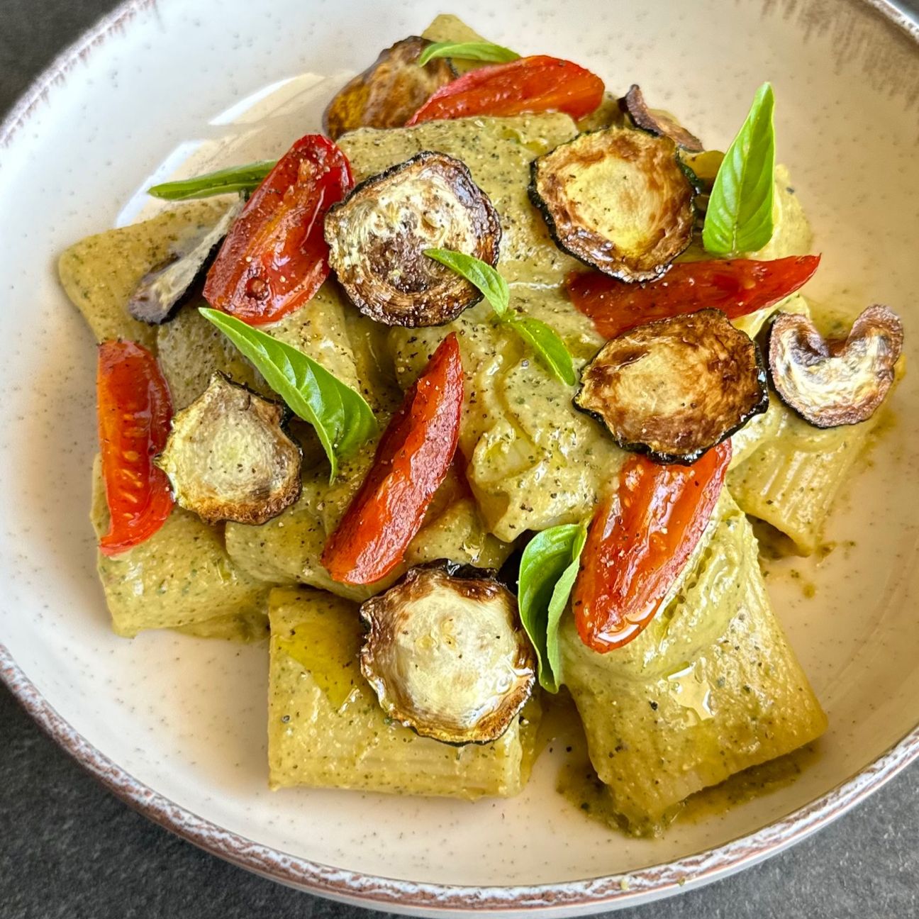 Paccheri con crema di zucchine e pomodorini 💛