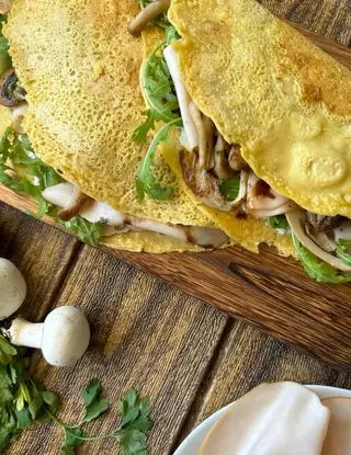 Ricetta Crepes con farina di ceci, funghi, stracchino, rucola e arrosto di giorgiasbakery