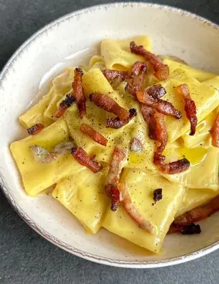 Ricetta Paccheri con crema di patate allo zafferano e guanciale di giorgiasbakery