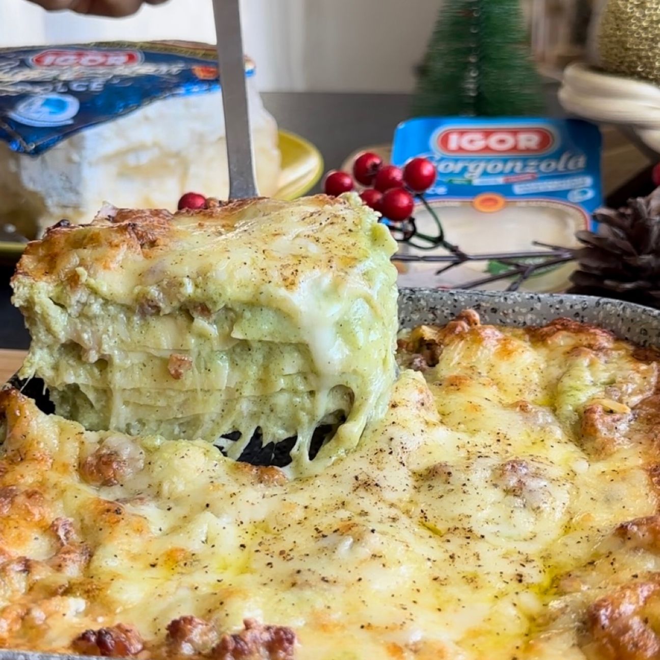 Lasagna con broccoli, salsiccia e gorgonzola dolce