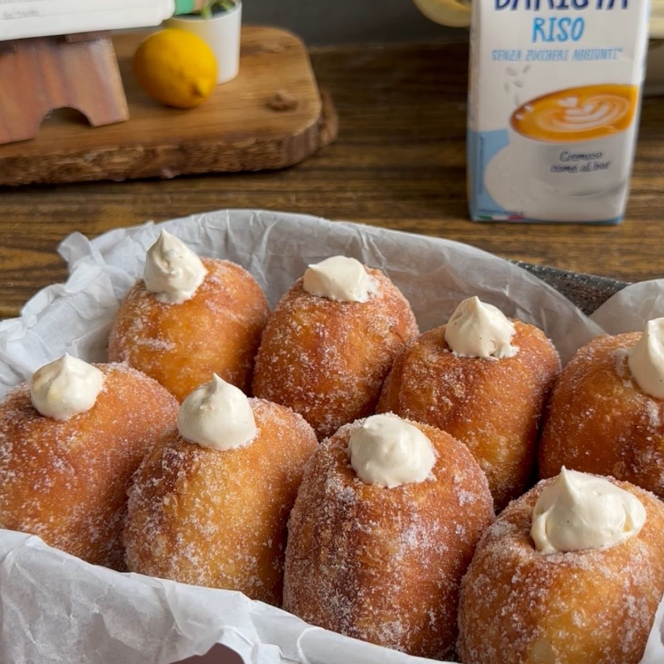 Krapfen ripieni con crema alla vaniglia