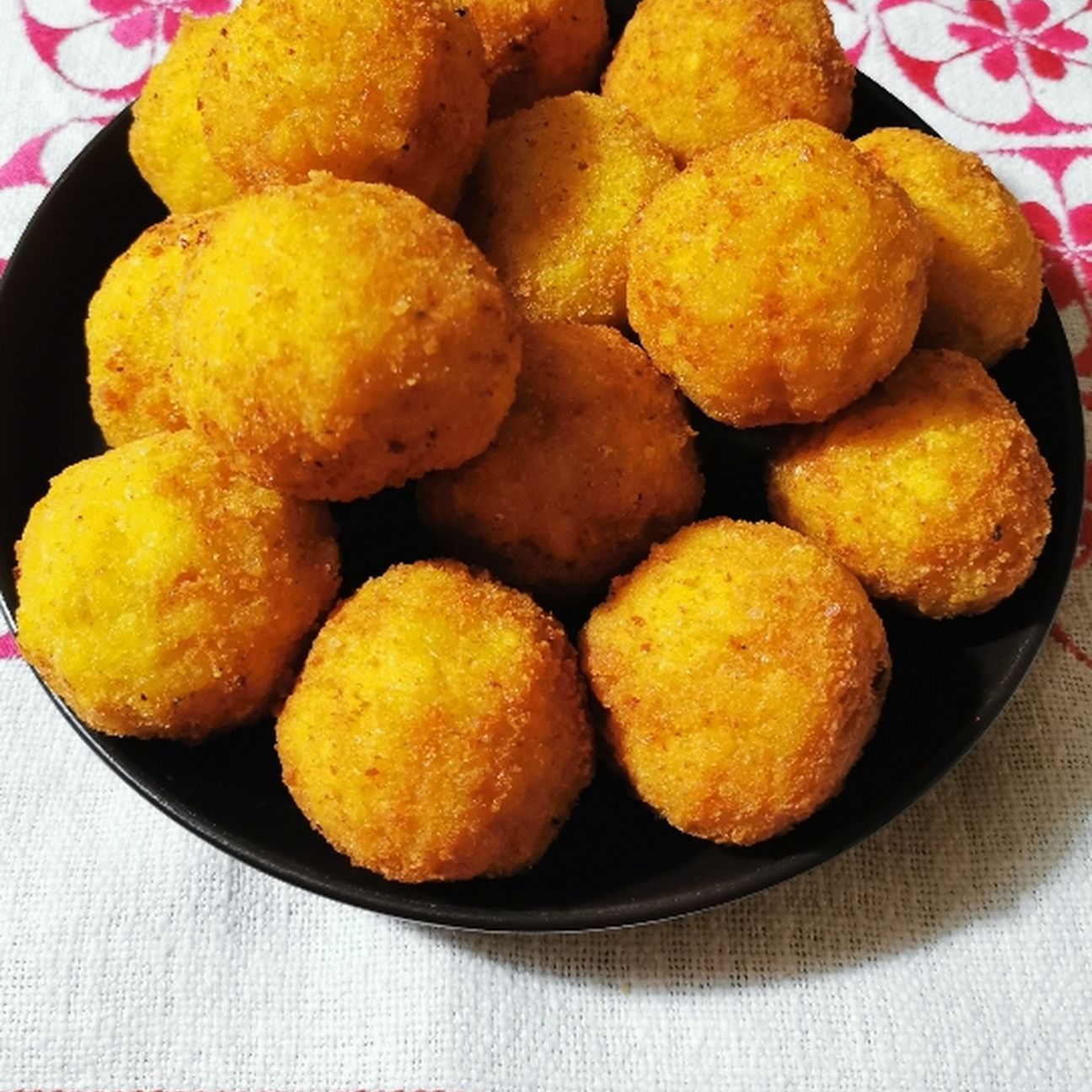 Arancini di riso con prosciutto cotto e provola