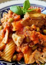 Ricetta Rigatoni con ragù di tonno fresco imbottito