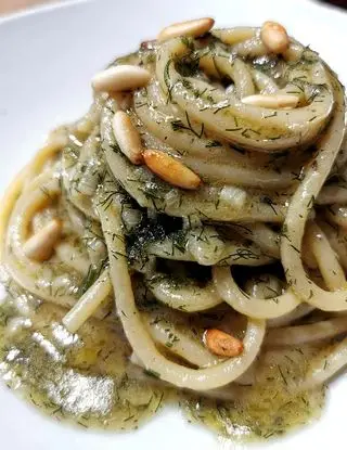 Ricetta Spaghettoni aglio e olio, colatura di alici e finocchietto selvatico di ninoilpastaro