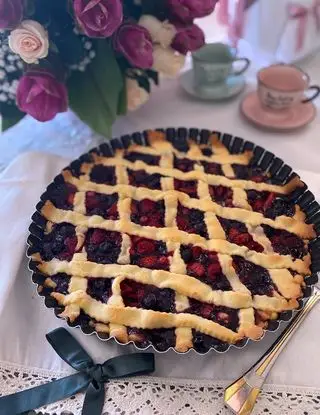 Ricetta Crostata di Marmellata e Frutti di Bosco  🍓🍇🫐 di andreanimimma