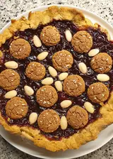 Ricetta Crostata con marmellata di visciole e amaretti