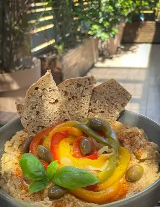 Ricetta HUMMUS DI CECI CON PEPERONATA di chiara_healthytales