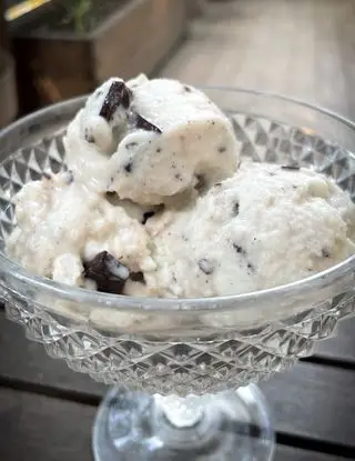 Ricetta GELATO CREMOSO ALLA STRACCIATELLA di chiara_healthytales