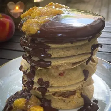 Ricetta PANCAKE FARCITI ALLE PESCHE di chiara_healthytales