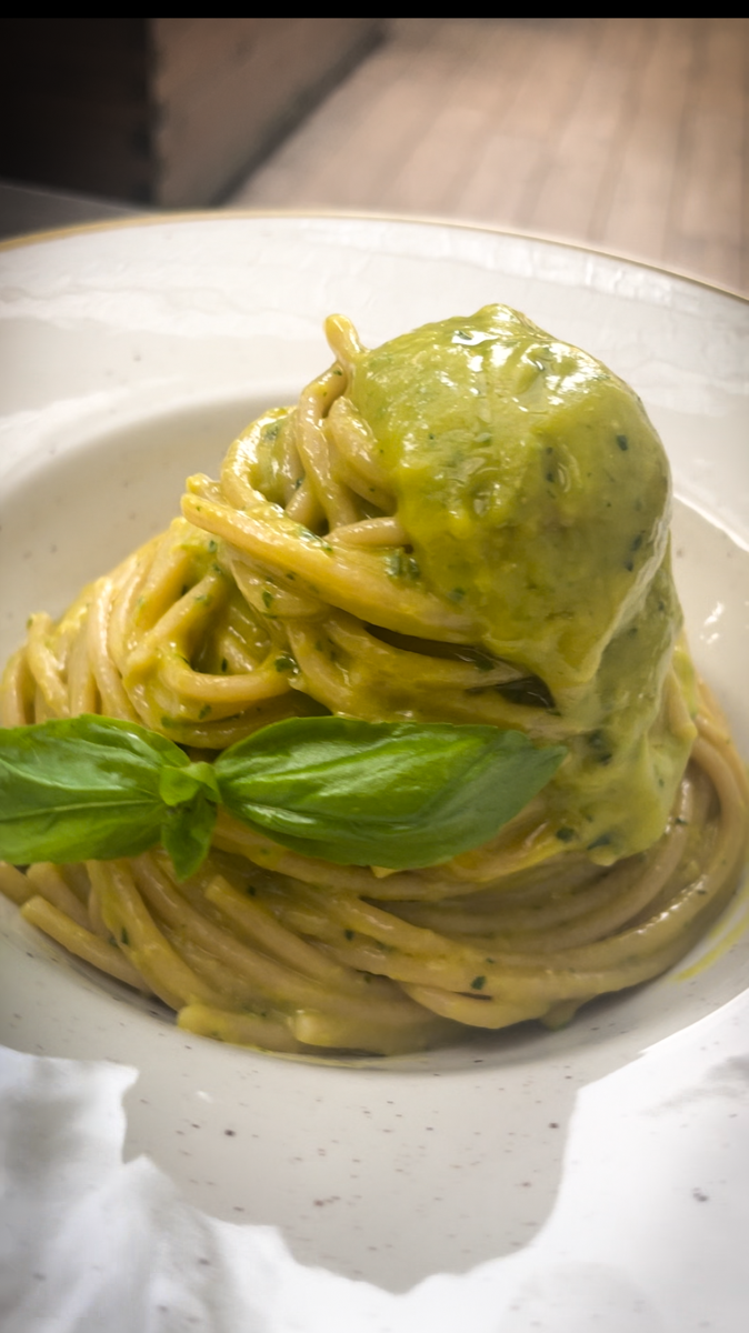 SPAGHETTI CREMOSI AI PEPERONI e BASILICO