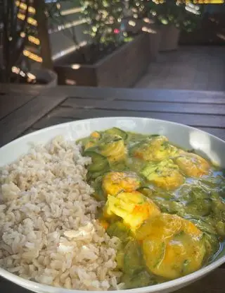 Ricetta CURRY DI GAMBERI 🦐 E ZUCCHINE di chiara_healthytales