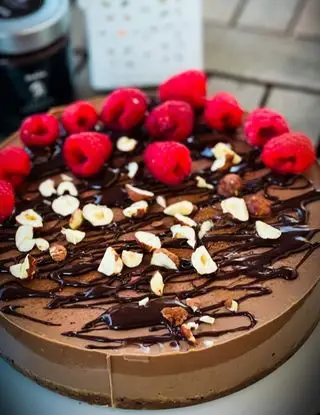 Ricetta ⭐️CHEESECAKE AL CIOCCOLATO E LAMPONI di chiara_healthytales