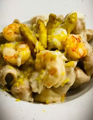 Ricetta CONCHIGLIE DI ORZO AGLI ASPARAGI e GAMBERI 🦐 di chiara_healthytales
