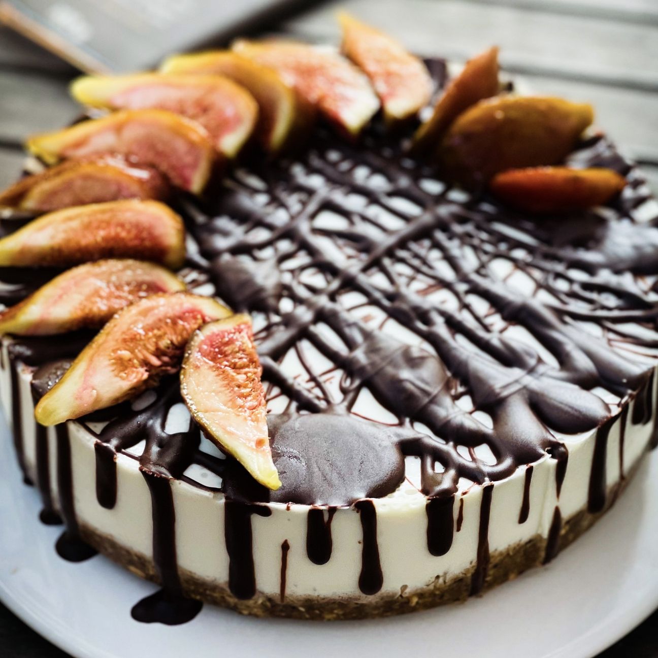 CHEESECAKE FICHI, CIOCCOLATO E YOGURT