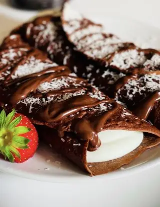 Ricetta CRÊPES 🥥 COCCO E CIOCCOLATO 🍫 di chiara_healthytales