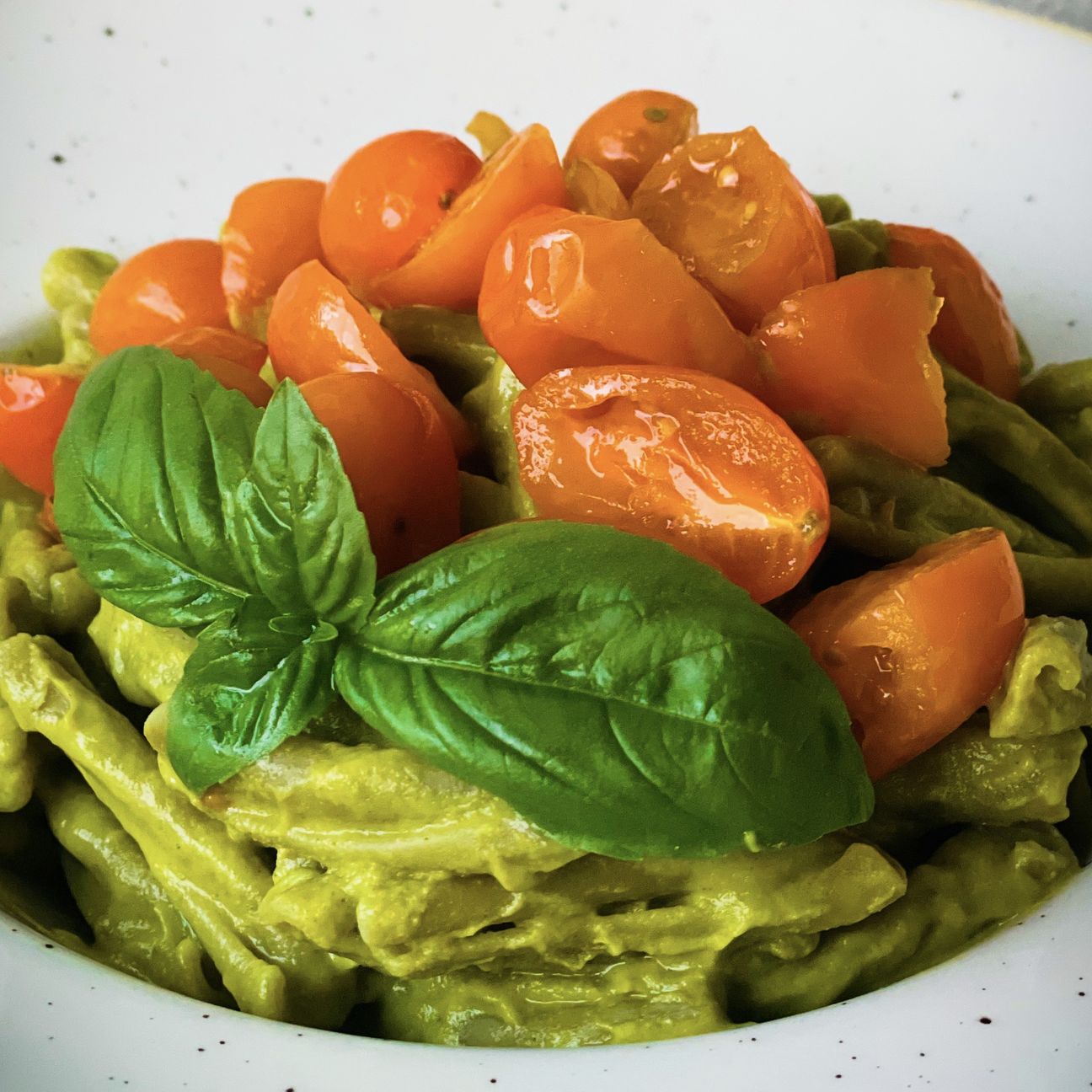 CASERECCE DI PISELLI AL PESTO DI ZUCCHINE E DATTERINI 💚