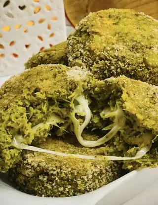 Ricetta 🥦POLPETTE di BROCCOLI CON IL CUORE FILANTE di chiara_healthytales