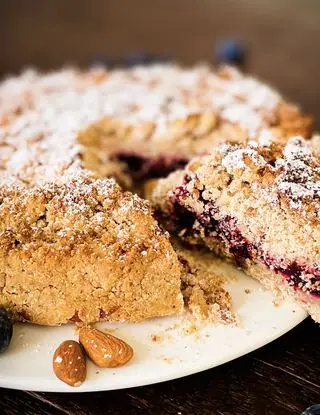 Ricetta ⭐️TORTA SBRISOLONA AI FRUTTI DI BOSCO 🫐 di chiara_healthytales