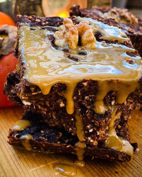 QUADROTTI CIOCCOLATO, CACHI E NOCI