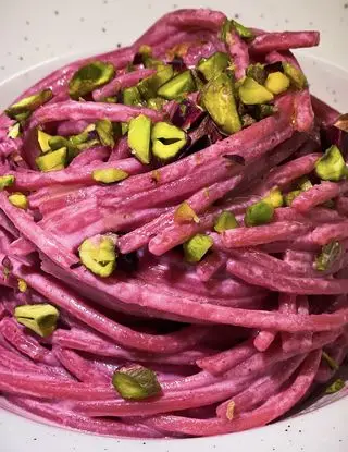 Ricetta SPAGHETTI CREMOSI ROSA 💓 di chiara_healthytales