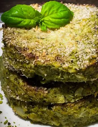 Ricetta 🥦BURGER di BROCCOLI CON IL CUORE FILANTE di chiara_healthytales