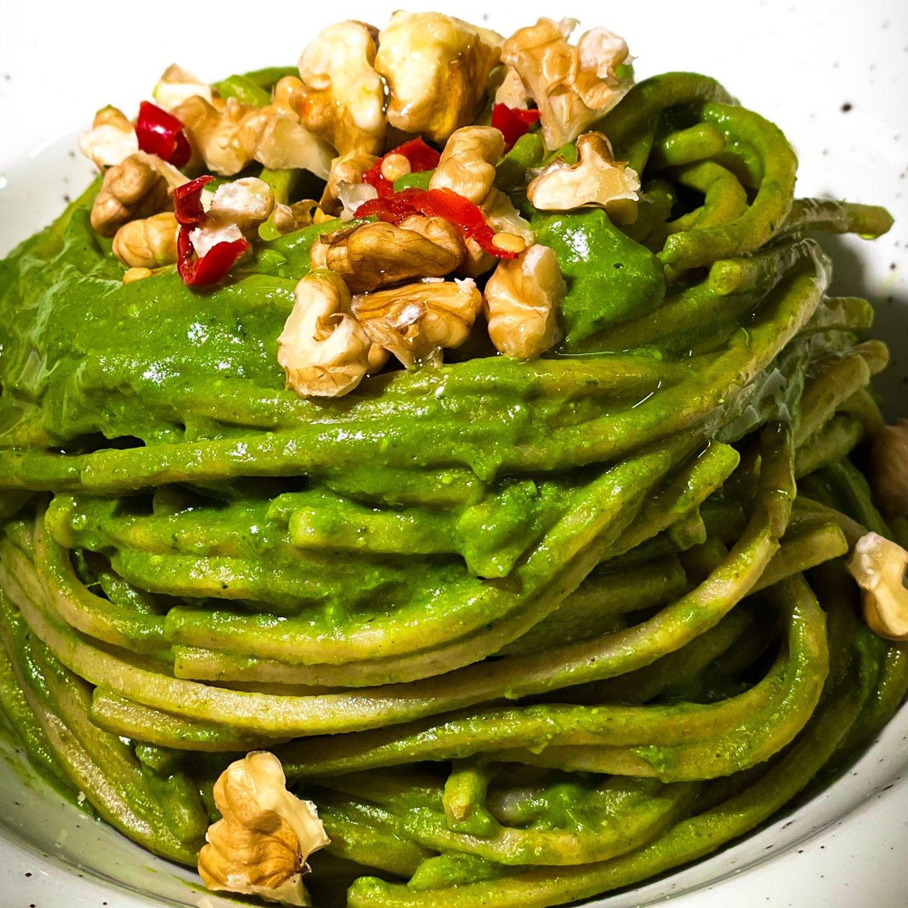 SPAGHETTI AL PESTO DI CAVOLO NERO