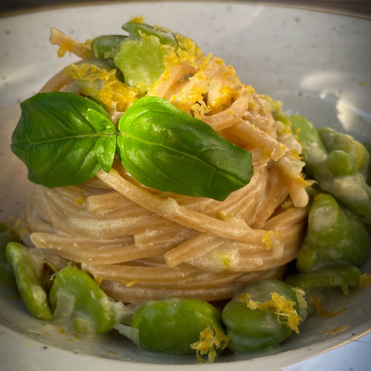 SPAGHETTI CREMOSI CON LE FAVE