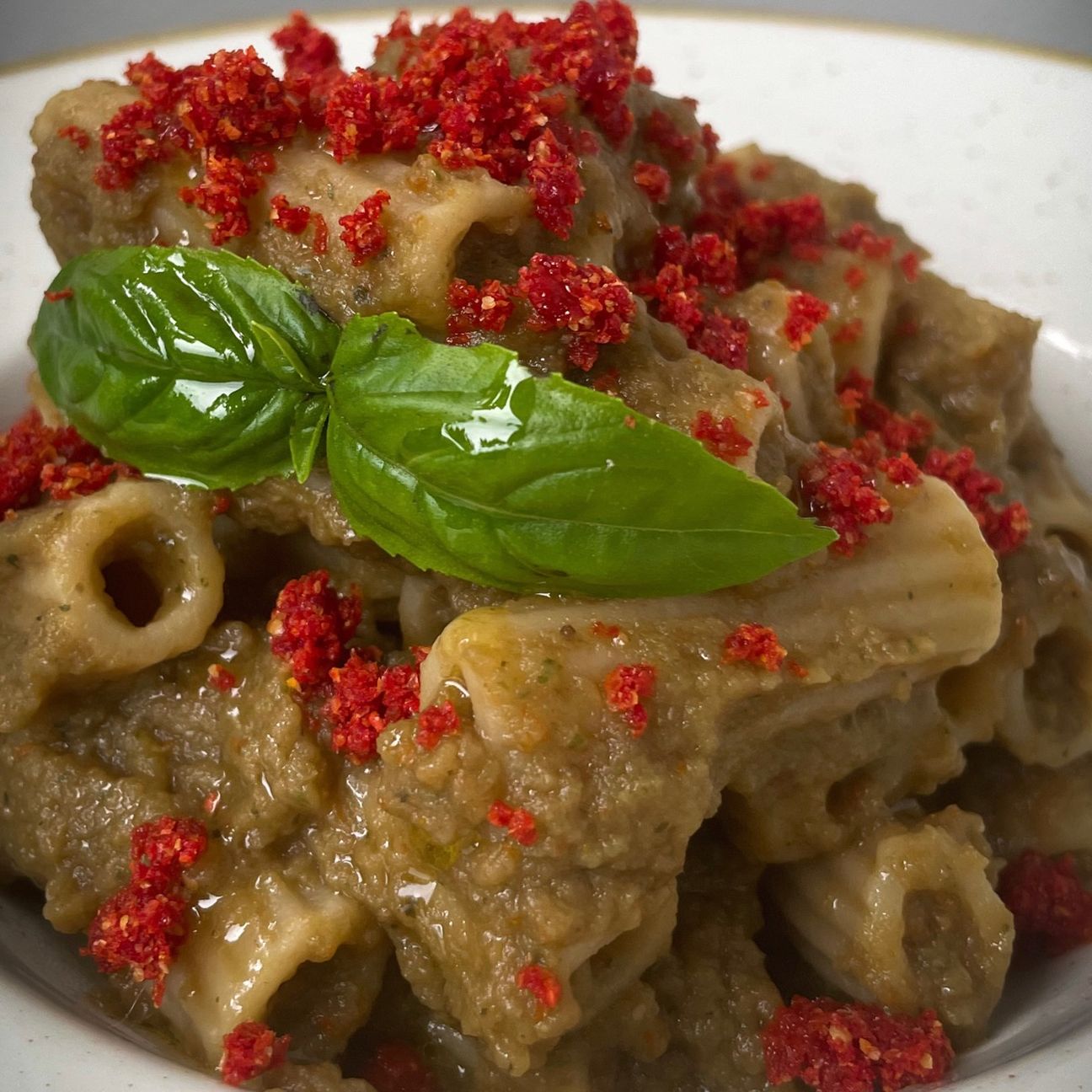 RIGATONI CREMOSI ALLE MELANZANE