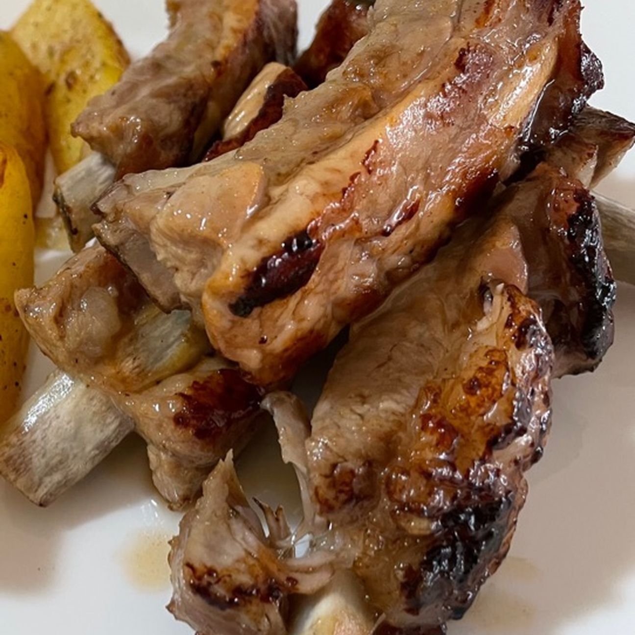 Costine di maiale alla birra