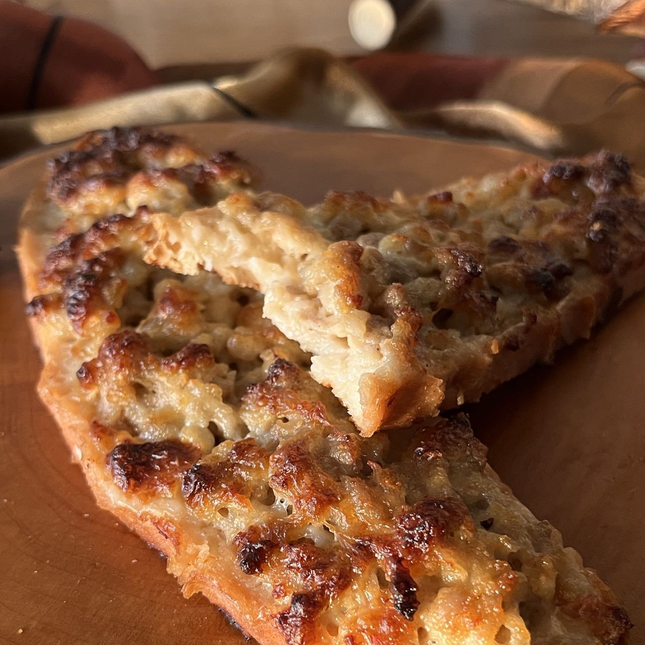 Le bruschette salsiccia e stracchino
