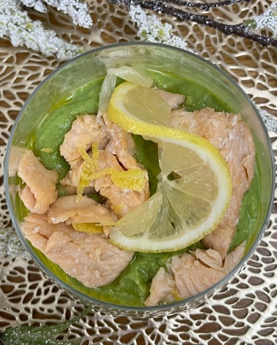 Salmone su crema di verdure.