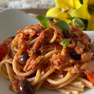 Ricetta Spaghetti al tonno di lia.e.chia
