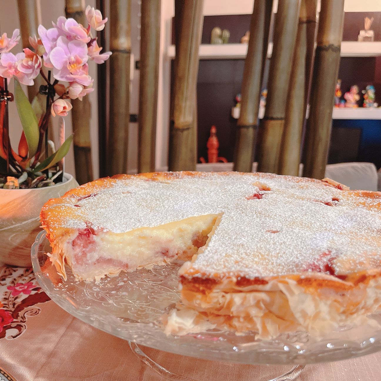 Dulce de hojaldre (dolce di pasta fillo) con crema pasticcera