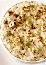 Ricetta Vegan Risotto con pere, nocciole, polvere di liquirizia e timo