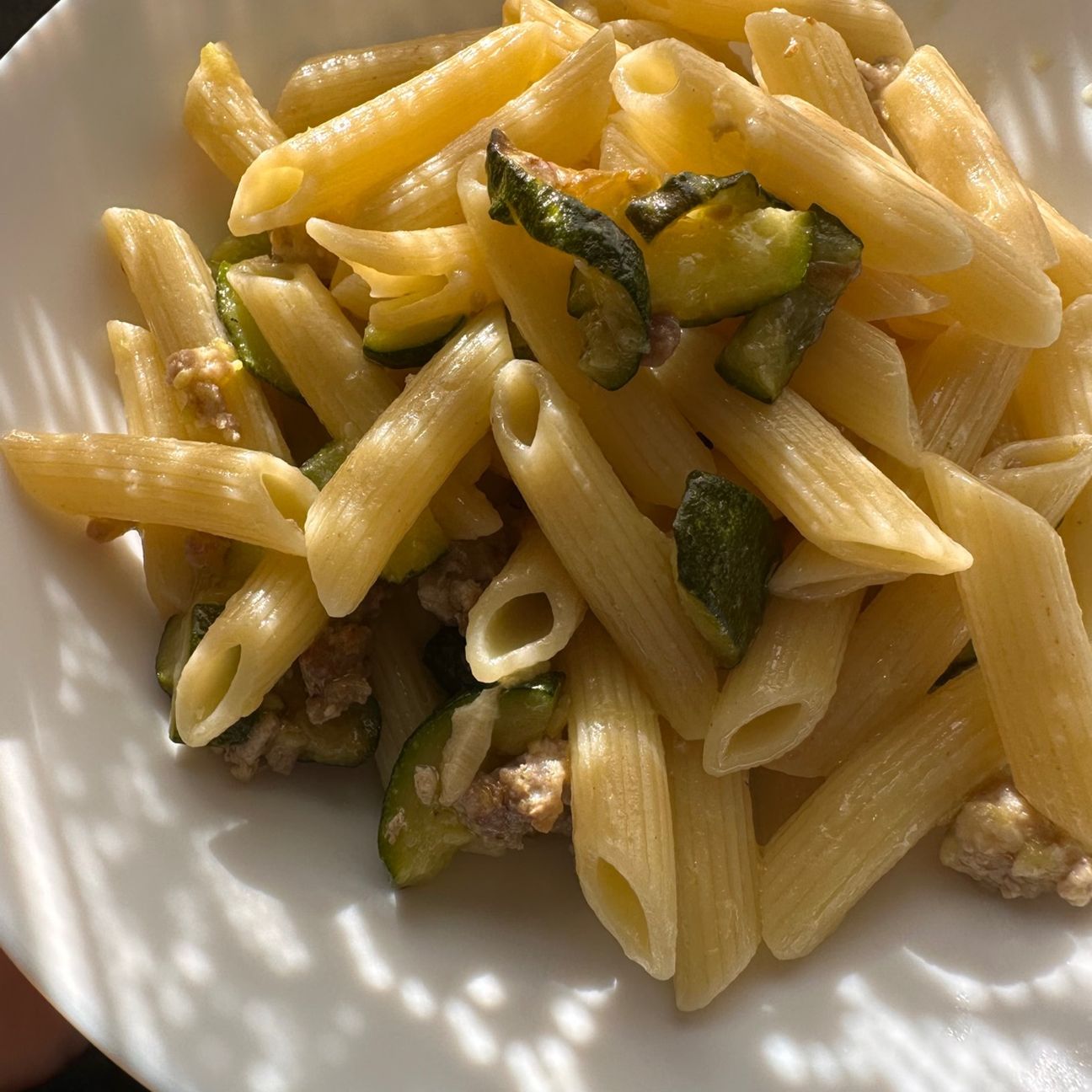 Penne zucchine e salsiccia