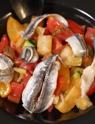 Ricetta Panzanella croccante con alici marinate 🤤 di meschini_chef