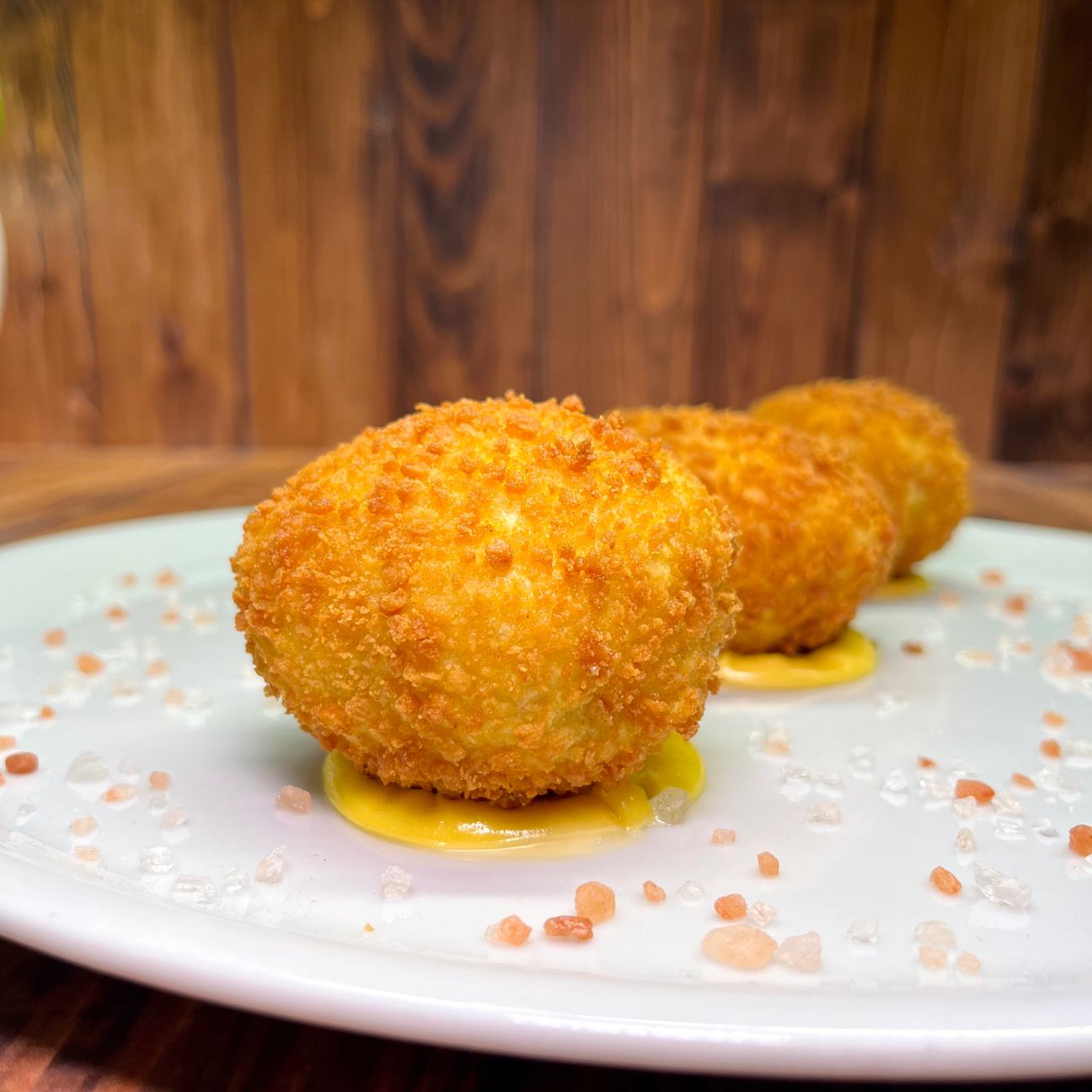 Sfera di mozzarella in carrozza