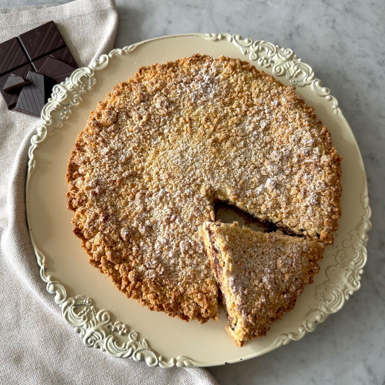 Crostata sbriciolata con ricotta e cioccolato