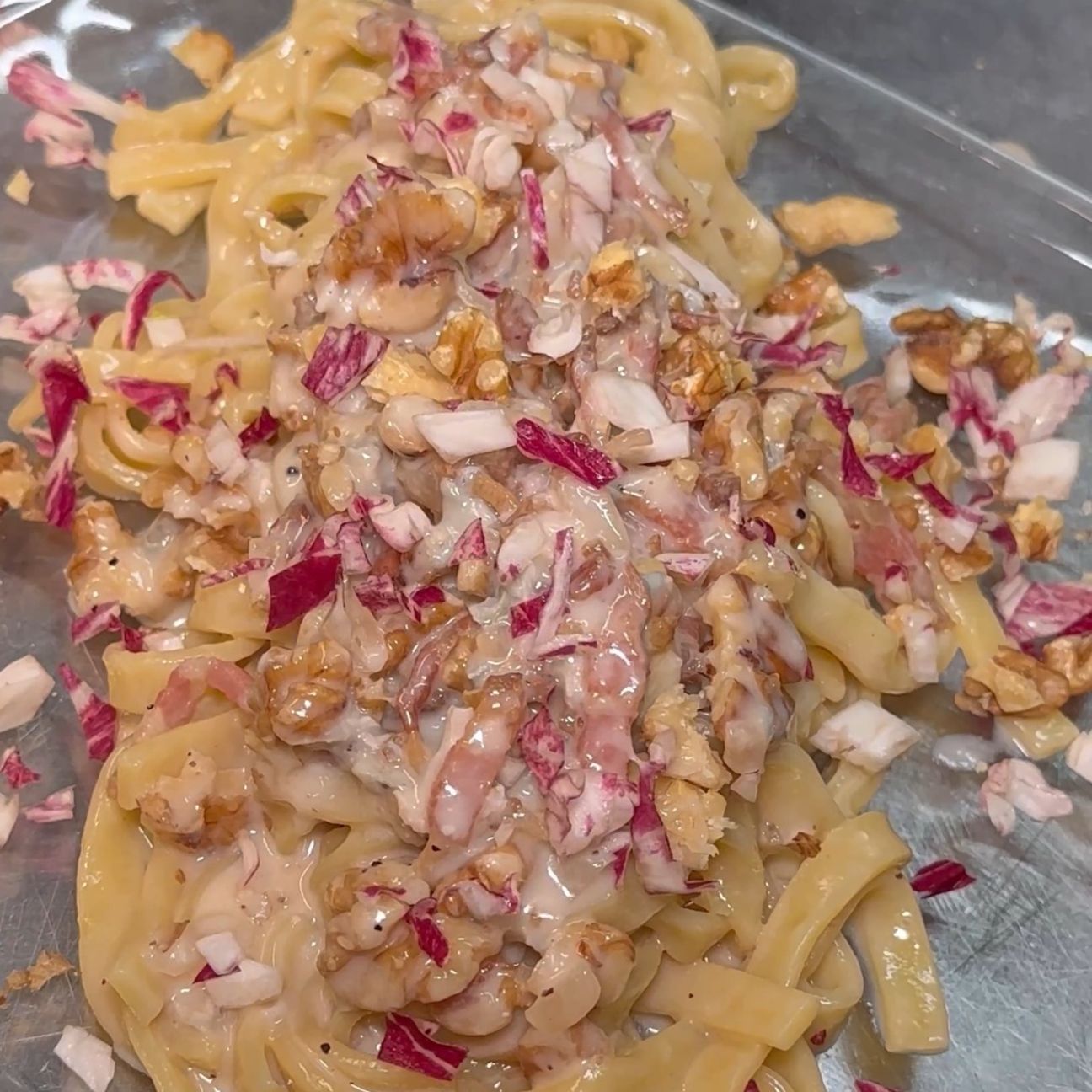 Tagliatelle guanciale, noci e radicchio 😋