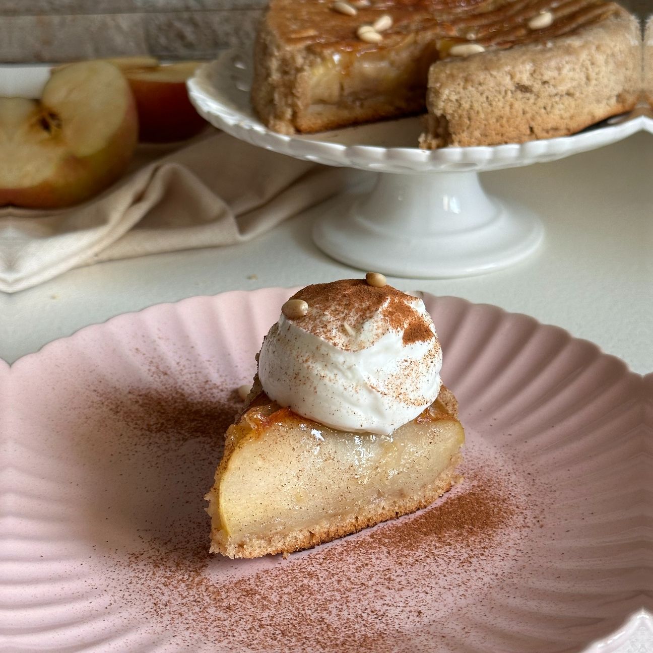Torta mele e pinoli