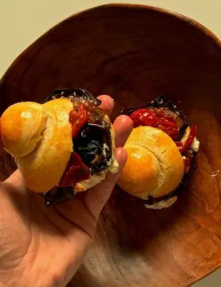 Ricetta Brioche salata con stracciatella, pomodorini e melanzane al miso di lagostinaitaly