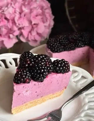 Ricetta Torta fredda yogurt e more 🍦 di caterinacaramelli