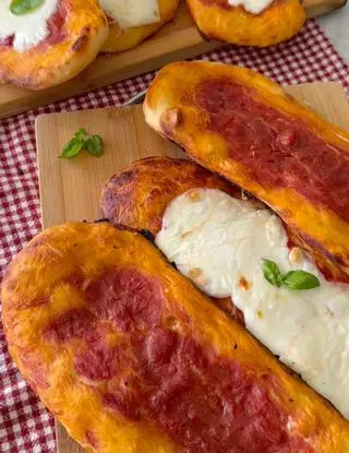 Ricetta Lingue di pizza croccanti di midivertoacucinare