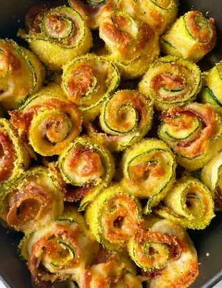 Ricetta Rotolini di zucchine panati con prosciutto e formaggio di ilmiopiattoacolori