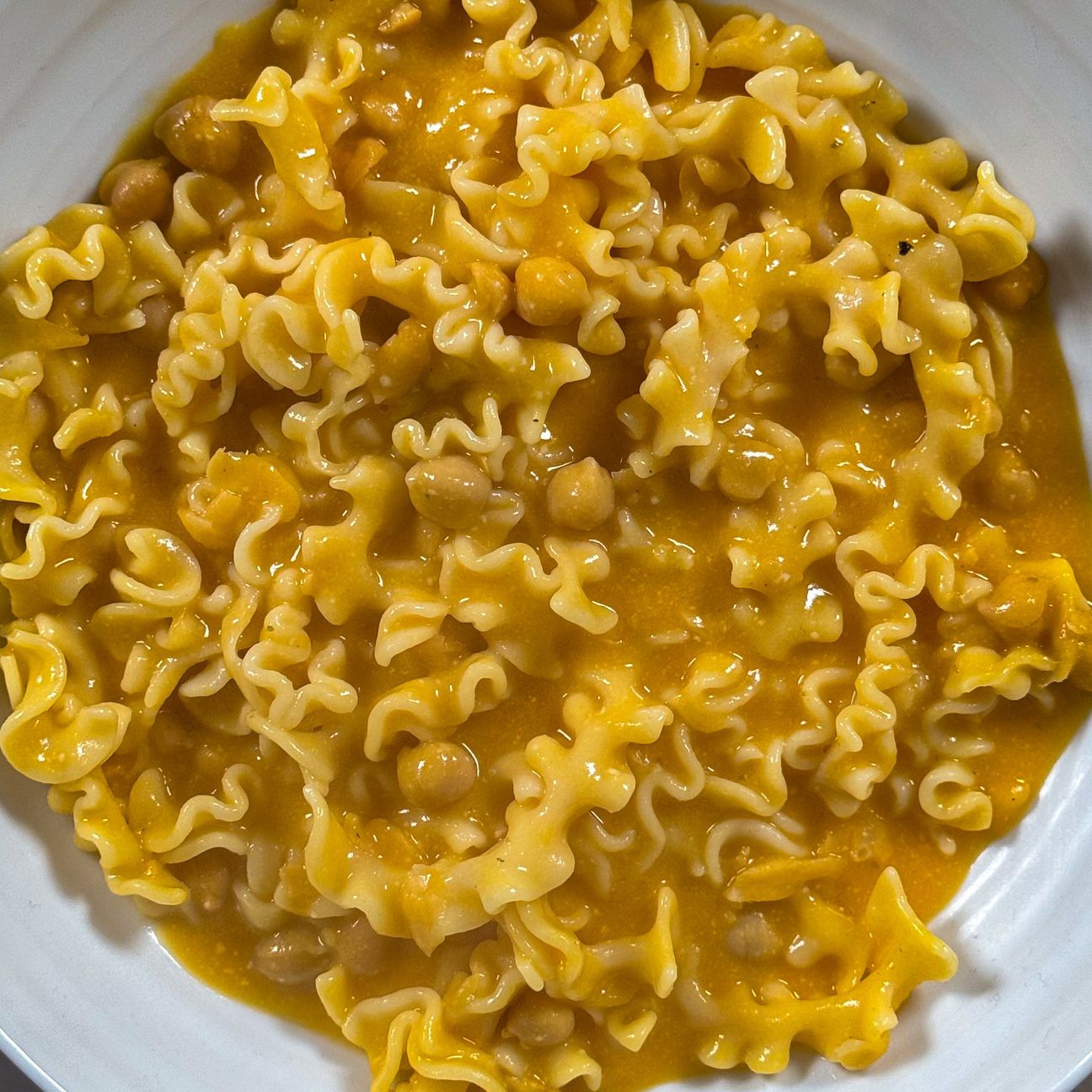 Pasta cremosa con ceci e zucca