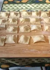 Ricetta Ravioloni ripieni di formaggio