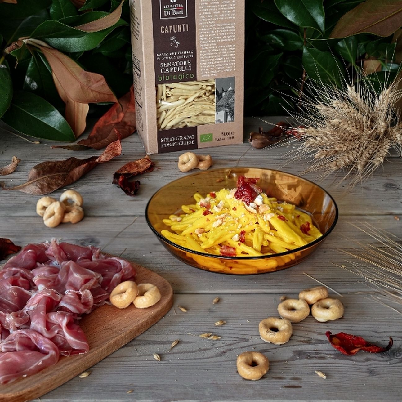 Capunti crema di zafferano, crudo croccante e tarallo sbriciolato