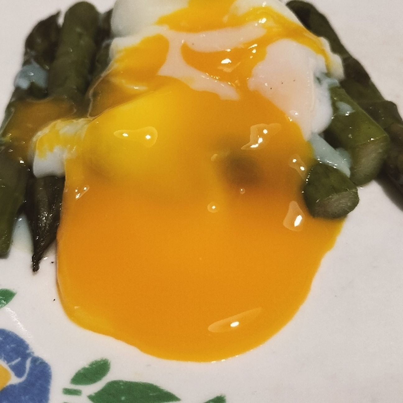 Uova con asparagi cottura a bassa temperatura