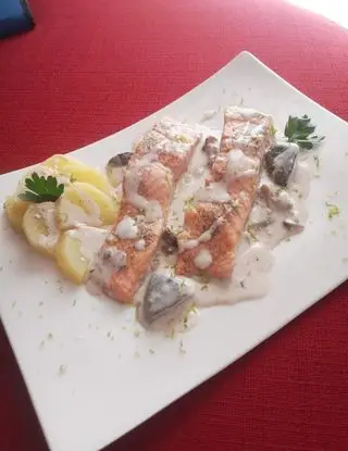 Ricetta Filetti di salmone in salsa con funghi di mammacris1956