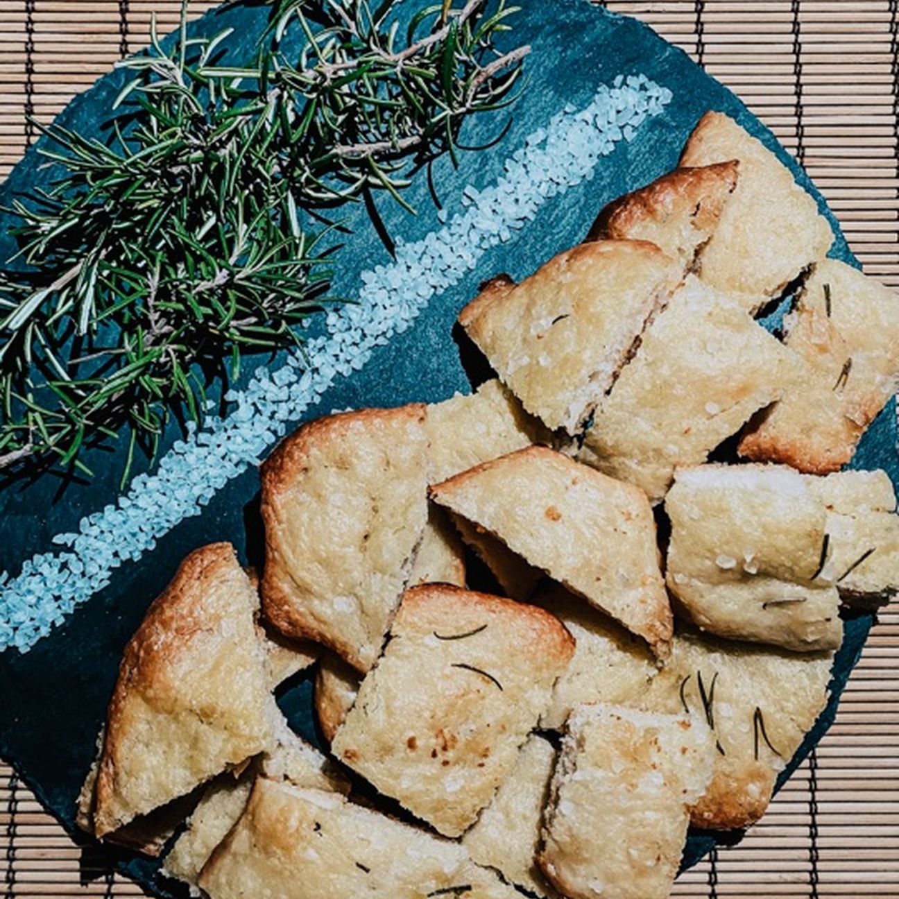 PIZZA BIANCA PER APERITIVO
